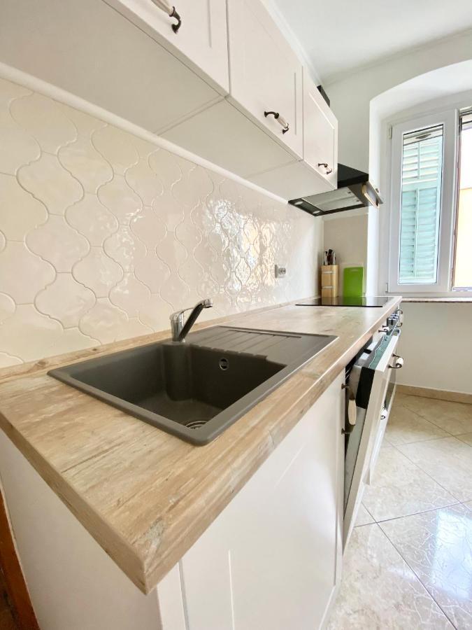 Apartment Evelina Pula Exterior photo